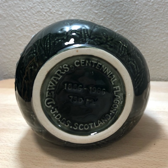 Dewar’s White Label Whiskey Centennial Flagon Scotland 750ml 1886-1986 Jug - Picture 8 of 10